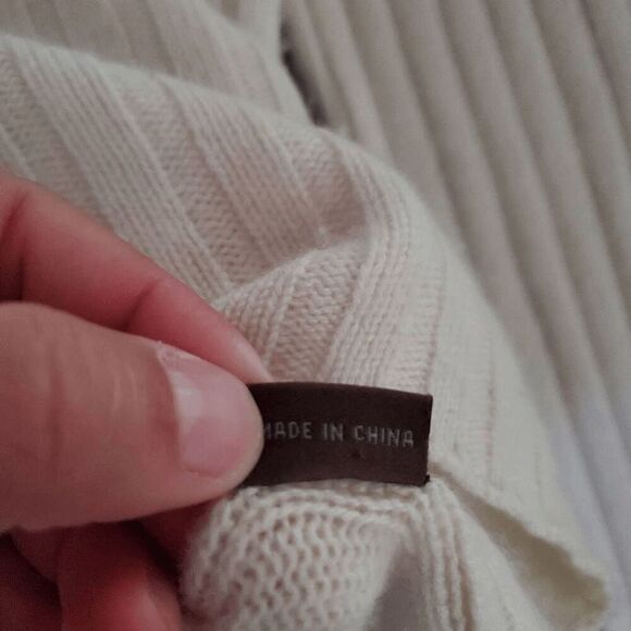 J. Mclaughlin Women's Ivory Long Sleeve Gold Button Accent Ribbed Turtleneck M - Picture 5 of 5